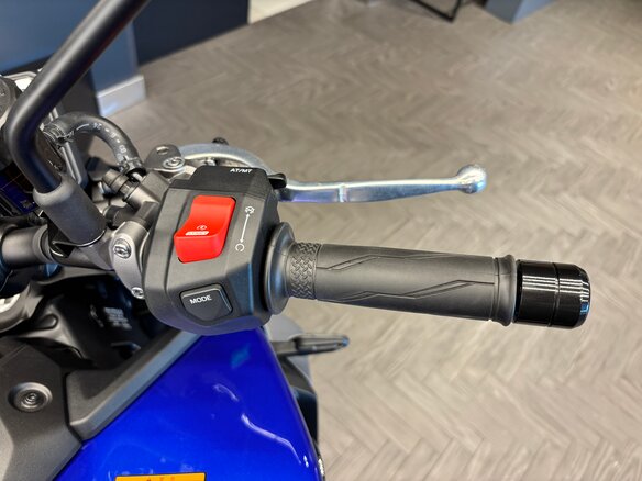 2024 Yamaha MT-09 (FZ-09), синий, 1340510 рублей - вид 8
