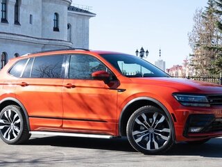 2018 Volkswagen Tiguan Allspace II, оранжевый, 2999999 рублей, вид 4