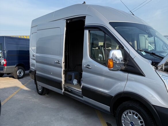 2022 Ford Transit, серебристый, 3800000 рублей - вид 16