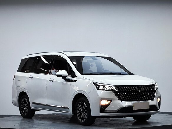 2022 Wuling Jiachen, белый, 940000 рублей - вид 2