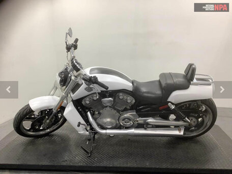 2011 Harley-Davidson V-Rod Muscle, белый, 920000 рублей, вид 2