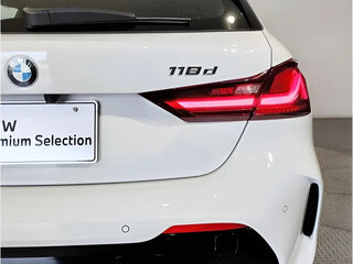 2023 BMW 1 серии 118d III (F40), белый, 1990000 рублей, вид 4
