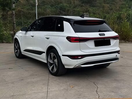 2026 Audi Q6L e-tron, белый, 6140000 рублей, вид 5