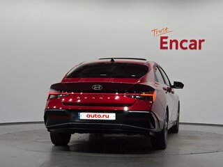 2023 Hyundai Avante VII Рестайлинг, красный, 1990000 рублей, вид 4