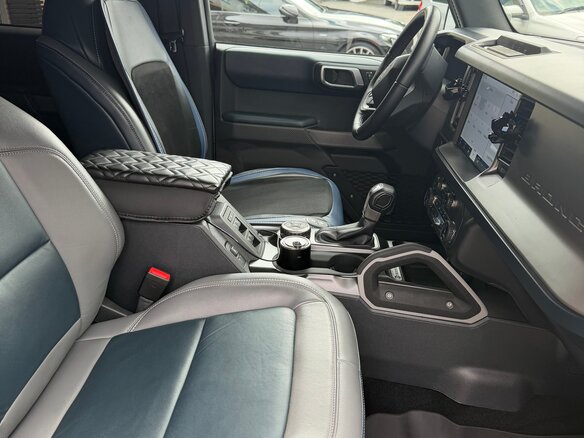 2022 Ford Bronco VI, серый - вид 14