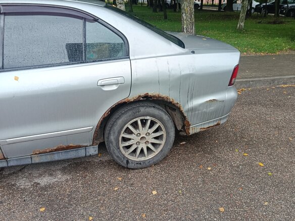 2002 Mitsubishi Galant VIII Рестайлинг, серебристый, 150000 рублей - вид 5