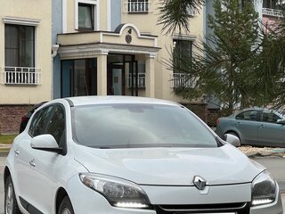 2013 Renault Megane III Рестайлинг, белый, 630000 рублей, вид 1
