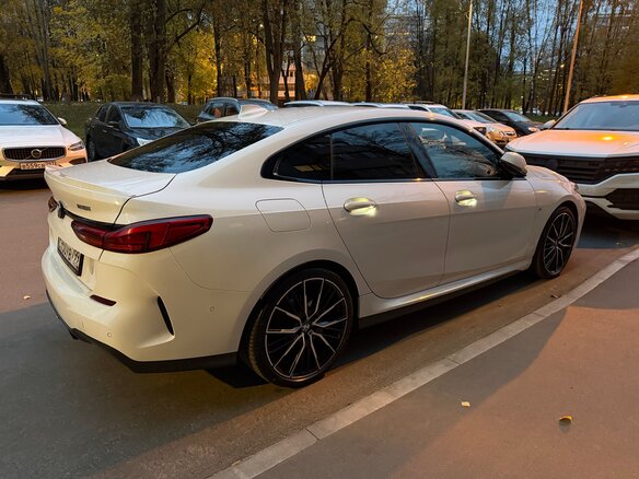 2020 BMW 2 серии Gran Coupe 218i F44, белый, 2990000 рублей - вид 3
