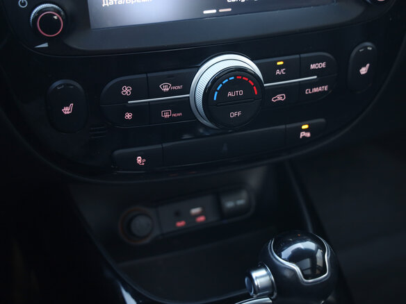 2018 Kia Soul II Рестайлинг, оранжевый, 1794777 рублей - вид 21