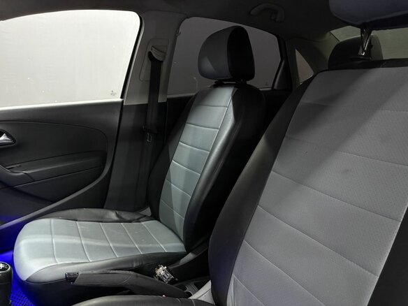 2010 Volkswagen Polo V, серебристый, 399888 рублей - вид 7