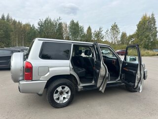 2006 Nissan Patrol V (Y61) Рестайлинг, серебристый, 2200000 рублей, вид 3