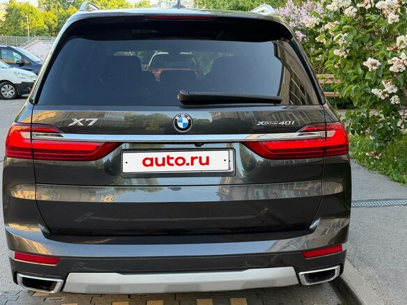 2021 BMW X7 40i I (G07), серый, 6400000 рублей - вид 5