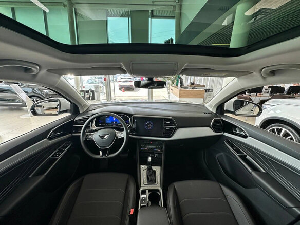 2023 Jetta VS7 I Рестайлинг 1, белый, 2299000 рублей - вид 5
