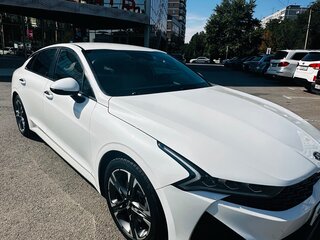 2020 Kia K5 III, белый, 2450000 рублей, вид 1