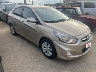 2011 Hyundai Solaris I, бежевый, 589000 рублей, вид 4