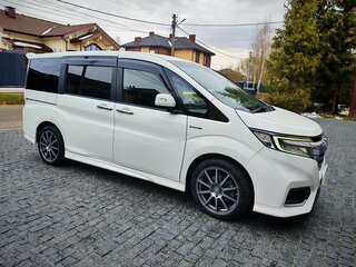 2018 Honda Stepwgn Spada V Рестайлинг, белый, 2250000 рублей, вид 2