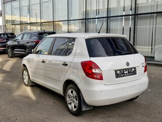 2012 Skoda Fabia II Рестайлинг, белый, 599000 рублей, вид 4