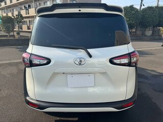 2021 Toyota Sienta II Рестайлинг, белый, 1041000 рублей, вид 5