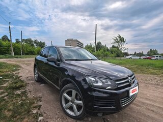 2011 Volkswagen Touareg II, чёрный, 2150000 рублей, вид 1