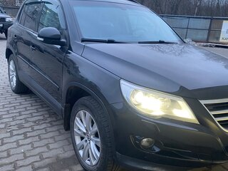 2009 Volkswagen Tiguan I, чёрный, 949999 рублей, вид 2