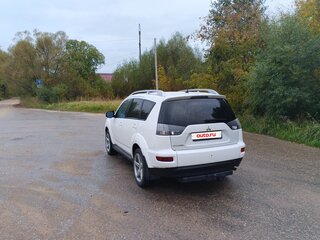 2010 Mitsubishi Outlander II Рестайлинг, белый, 850000 рублей, вид 4