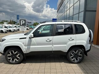 2026 Lada (ВАЗ) Niva Travel I Рестайлинг, белый, 1789000 рублей, вид 3