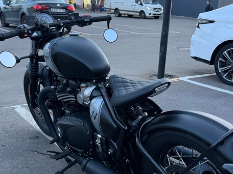 2020 Triumph Bonneville Bobber, серебристый, 1450000 рублей, вид 2