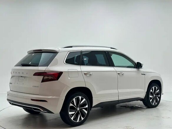 2022 Skoda Karoq I Рестайлинг, белый, 2750000 рублей - вид 3