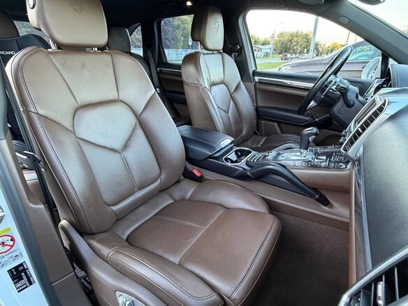 2015 Porsche Cayenne Diesel II Рестайлинг (958), белый, 4500000 рублей - вид 21