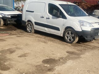 2011 Peugeot Partner II, белый, 230000 рублей, вид 4