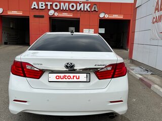 2013 Toyota Camry VII (XV50), белый, 1995000 рублей, вид 5