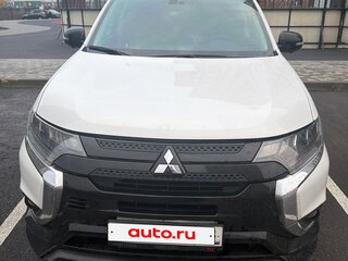 2022 Mitsubishi Outlander III Рестайлинг 3, белый, 3100000 рублей, вид 2