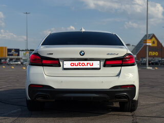 2021 BMW 5 серии 520d xDrive VII (G30/G31/G38) Рестайлинг, белый, 4100000 рублей, вид 4