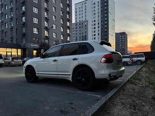 2008 Porsche Cayenne I Рестайлинг (957), белый, 1000000 рублей, вид 4