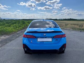 2024 BMW 5 серии 530i xDrive VIII (G60/G61/G68), синий, 6790000 рублей, вид 5