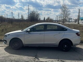 2026 Lada (ВАЗ) Vesta I Рестайлинг (NG), серебристый, 1705000 рублей, вид 3