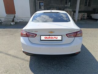 2018 Chevrolet Malibu IX Рестайлинг, белый, 1750000 рублей, вид 3