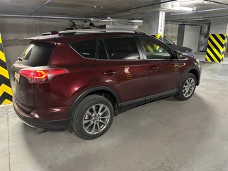2016 Toyota RAV4 IV (XA40) Рестайлинг, красный, 2200000 рублей, вид 4
