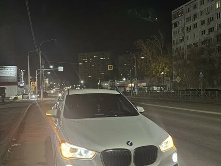 2018 BMW X1 18i sDrive II (F48), белый, 1700000 рублей, вид 4