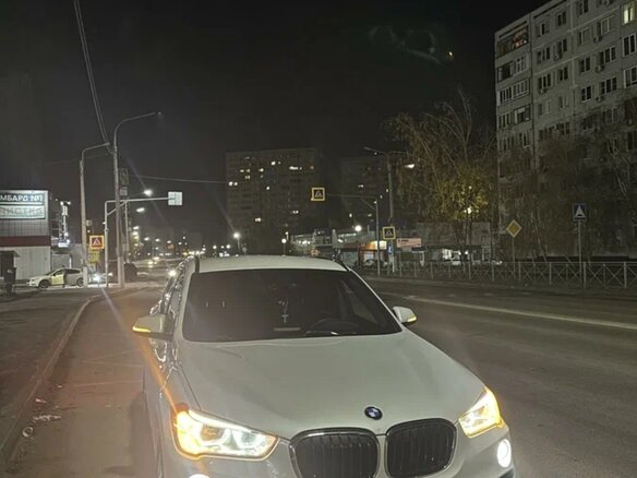 2018 BMW X1 18i sDrive II (F48), белый - вид 3