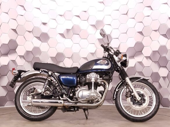 2021 Kawasaki W 800, синий, 777000 рублей - вид 2