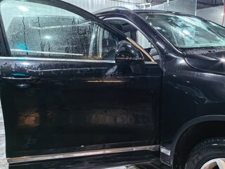 2011 Volkswagen Touareg II, чёрный, 1800000 рублей, вид 4