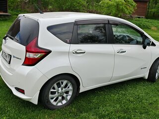 2017 Nissan Note e-Power II Рестайлинг, белый, 1500000 рублей, вид 3