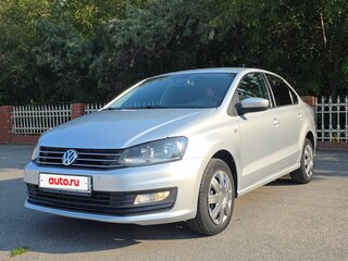 2016 Volkswagen Polo V Рестайлинг, серебристый, 900000 рублей, вид 1