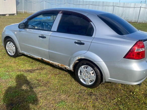 2008 Chevrolet Aveo I Рестайлинг, серебристый, 150000 рублей - вид 3