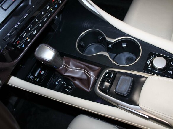 2018 Lexus RX 300 IV, красный, 4557000 рублей - вид 20