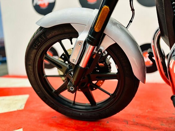 2026 Royal Enfield Super Meteor, серебристый, 773000 рублей - вид 14