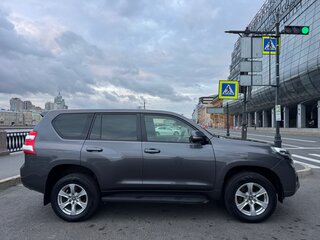 2014 Toyota Land Cruiser Prado 150 Series Рестайлинг 1, серый, 3500000 рублей, вид 4
