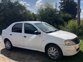 2013 Renault Logan I Рестайлинг, белый, 210000 рублей, вид 2