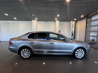 2011 Skoda Superb II, серый, 695000 рублей, вид 2